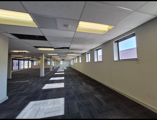 180M² OFFICE TO LET IN WAVERLEY